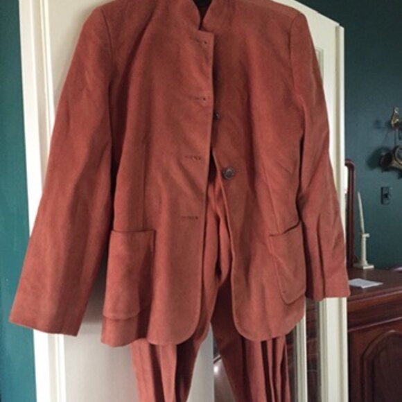 Flattering pant suit with long jacket - Picture 2 of 7